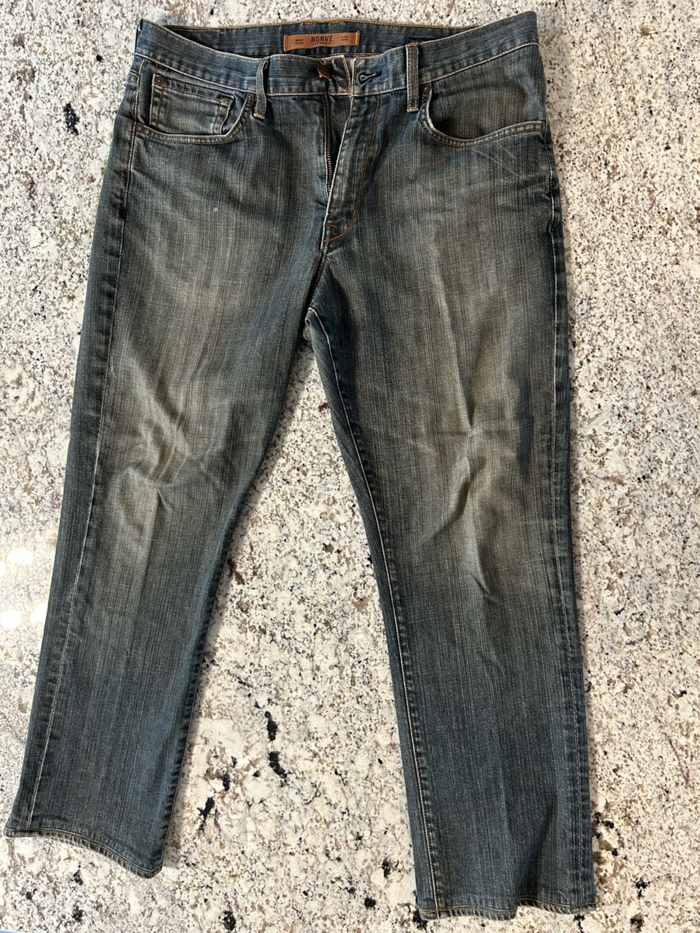 Agave Men's Waterman Relaxed Jeans in Washed Gray